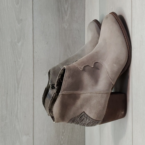 Marc Fisher Women Comfort Leather Heels Boots shoes sz 10M - Picture 3 of 16